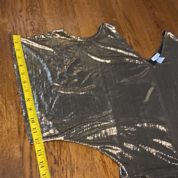 NWOT Venus SM Bronze Metallic Cold Shoulder Banded Bottom Short Sleeve Tunic - Picture 5 of 9